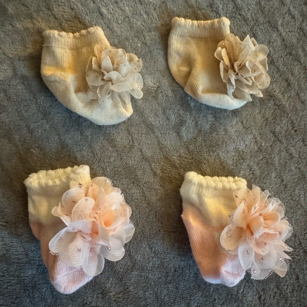 ADORABLE Newborn baby socks